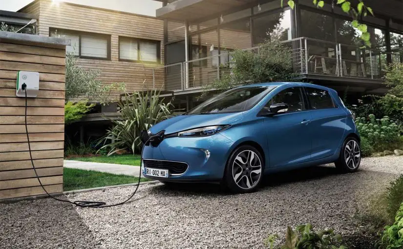 Toda la ayuda para comprar un coche eléctrico en 2023: la información que necesitas