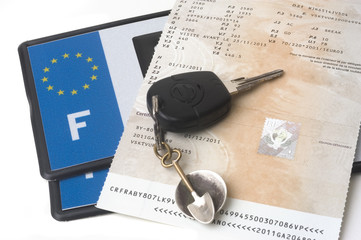 Changement de titulaire de carte grise : Mutation et immatriculation d’un véhicule